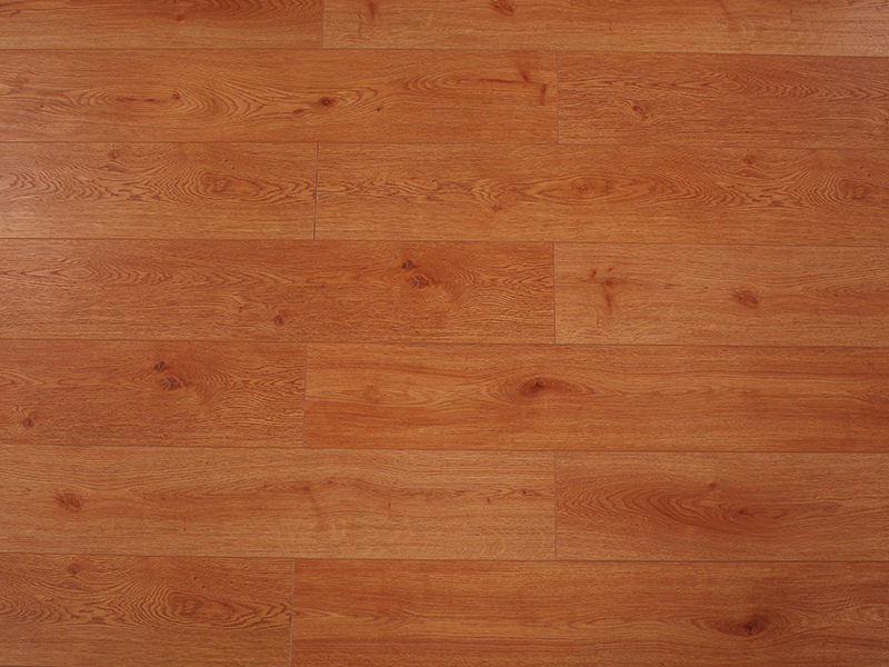 LUXURY LAMINATE FLOOR WITH EIR